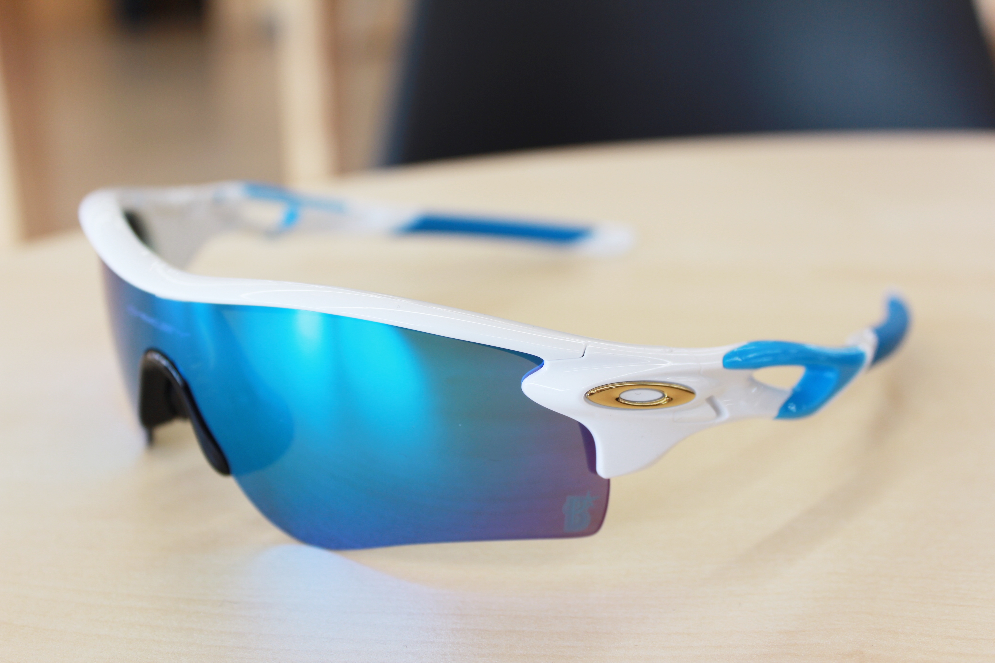 オークリー×横浜ベイスターズ】到着！ | メガネ工房AZ ブログ