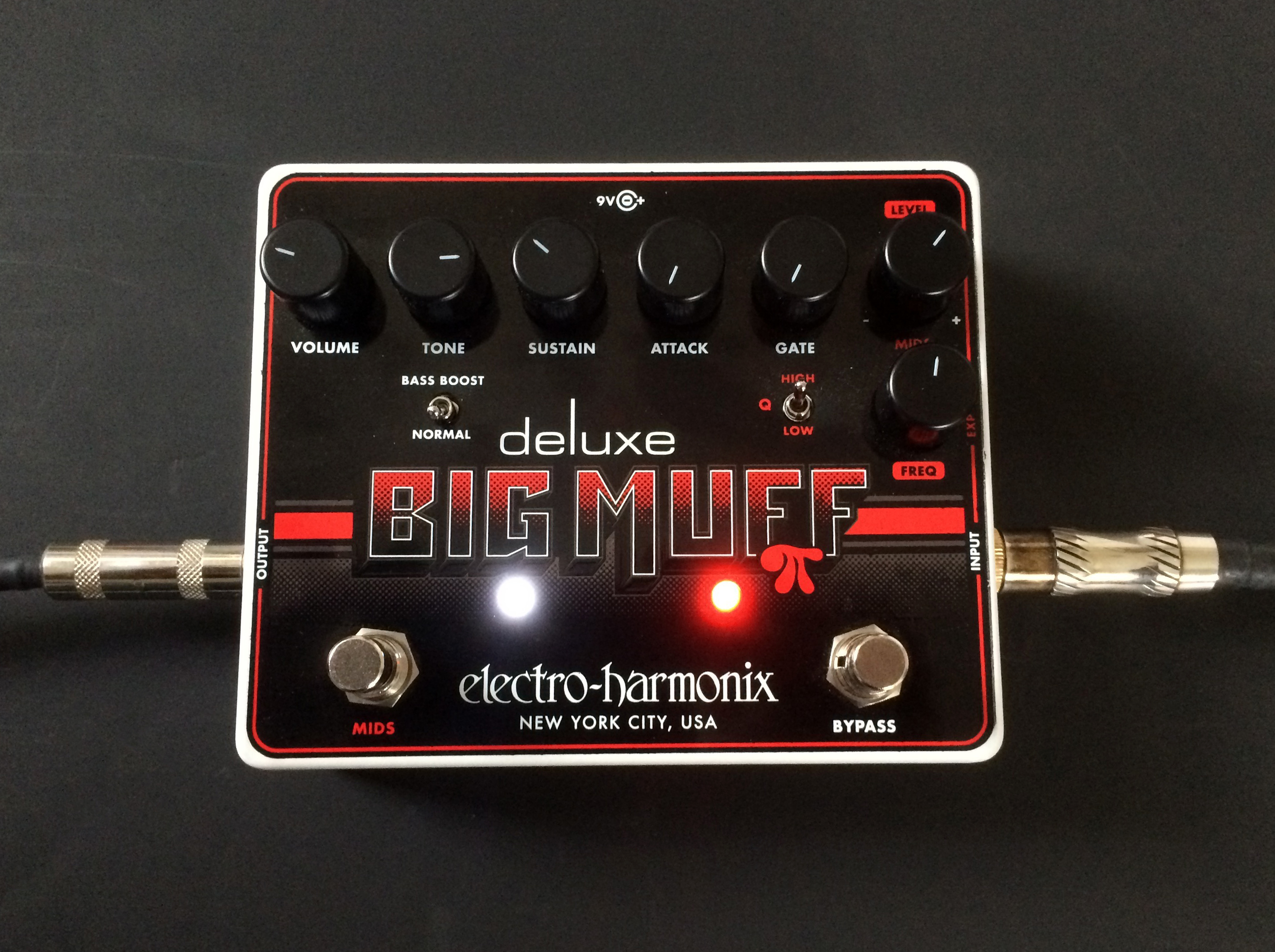 Electro Harmonix Deluxe Big Muff Pi review | The Harley Benton Club