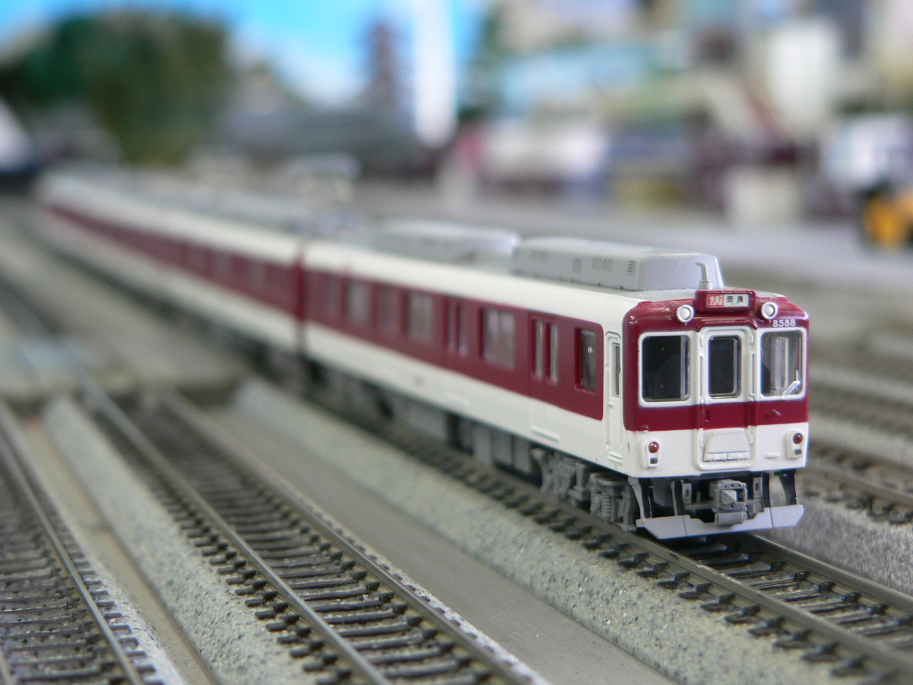 マイクロエースの近鉄8000系現行塗装冷房車M付4両編成の特製品を