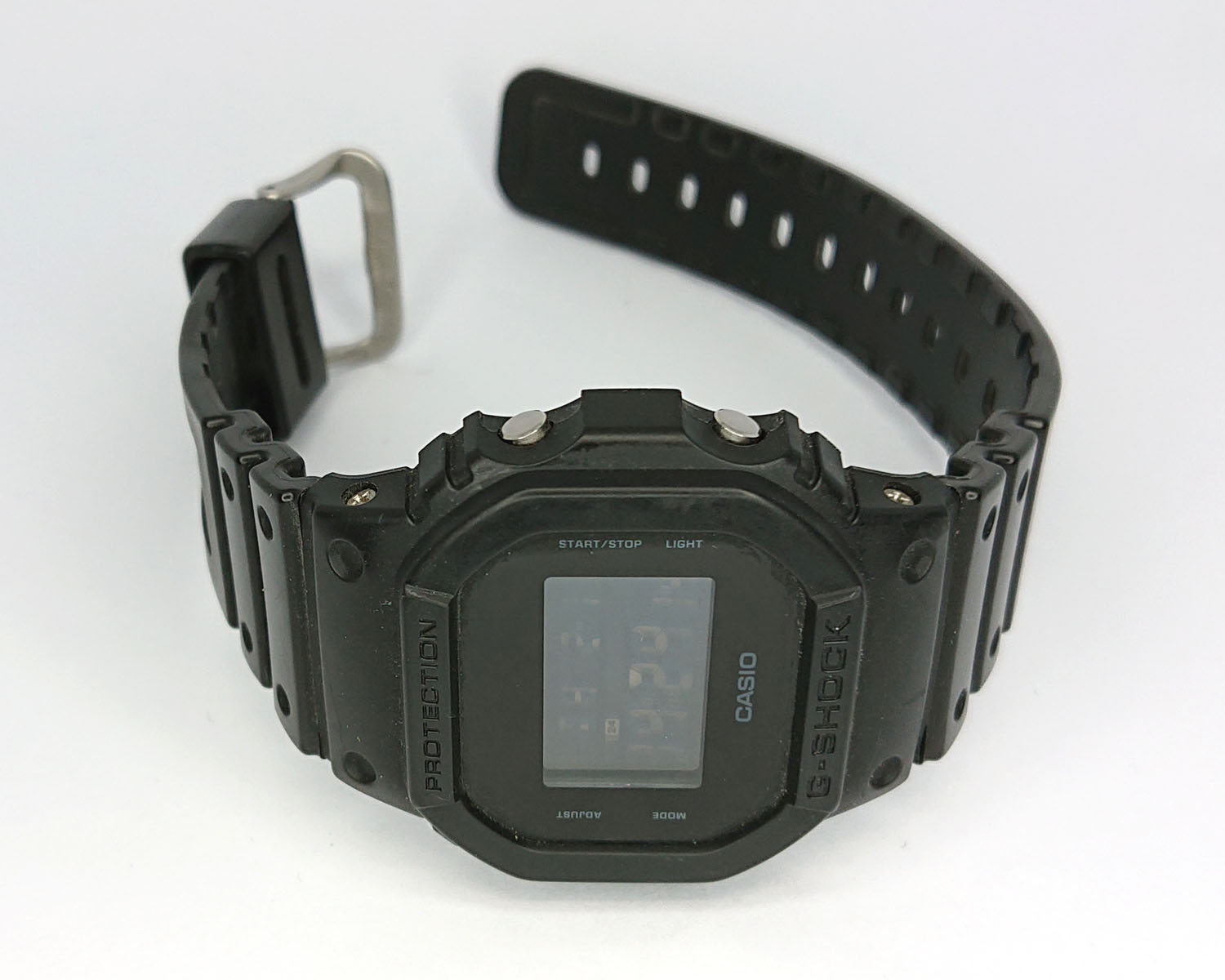 CASIO カシオ G-SHOCK DW-5600BBの電池交換