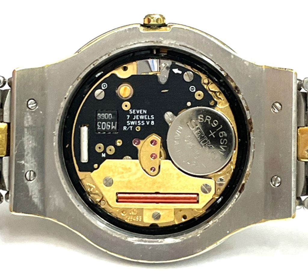 不動状態の クリスチャン・ディオールの時計の電池交換