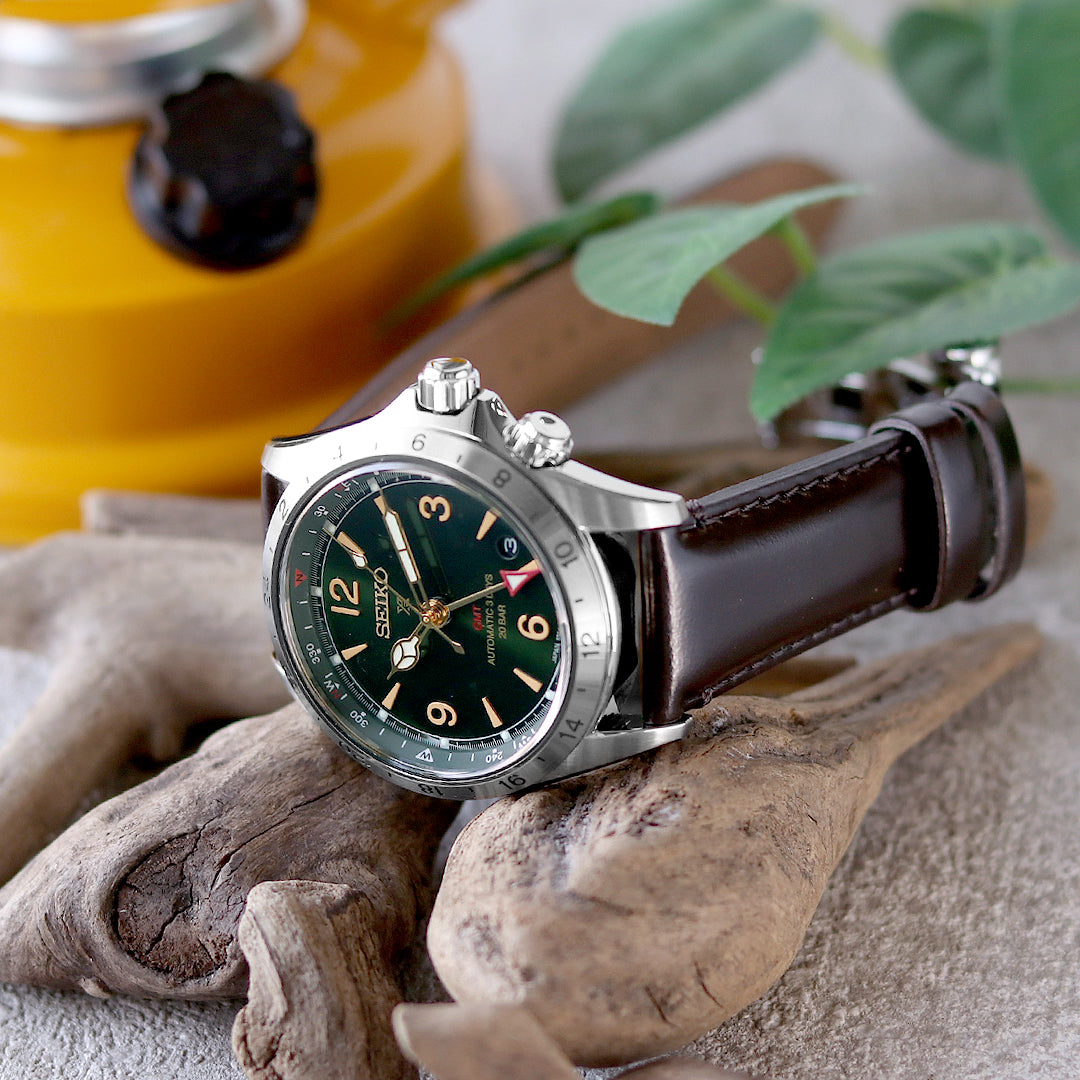 ロングセラーのアルピニスト内転リング付きコアデザインに、6R54(3Days