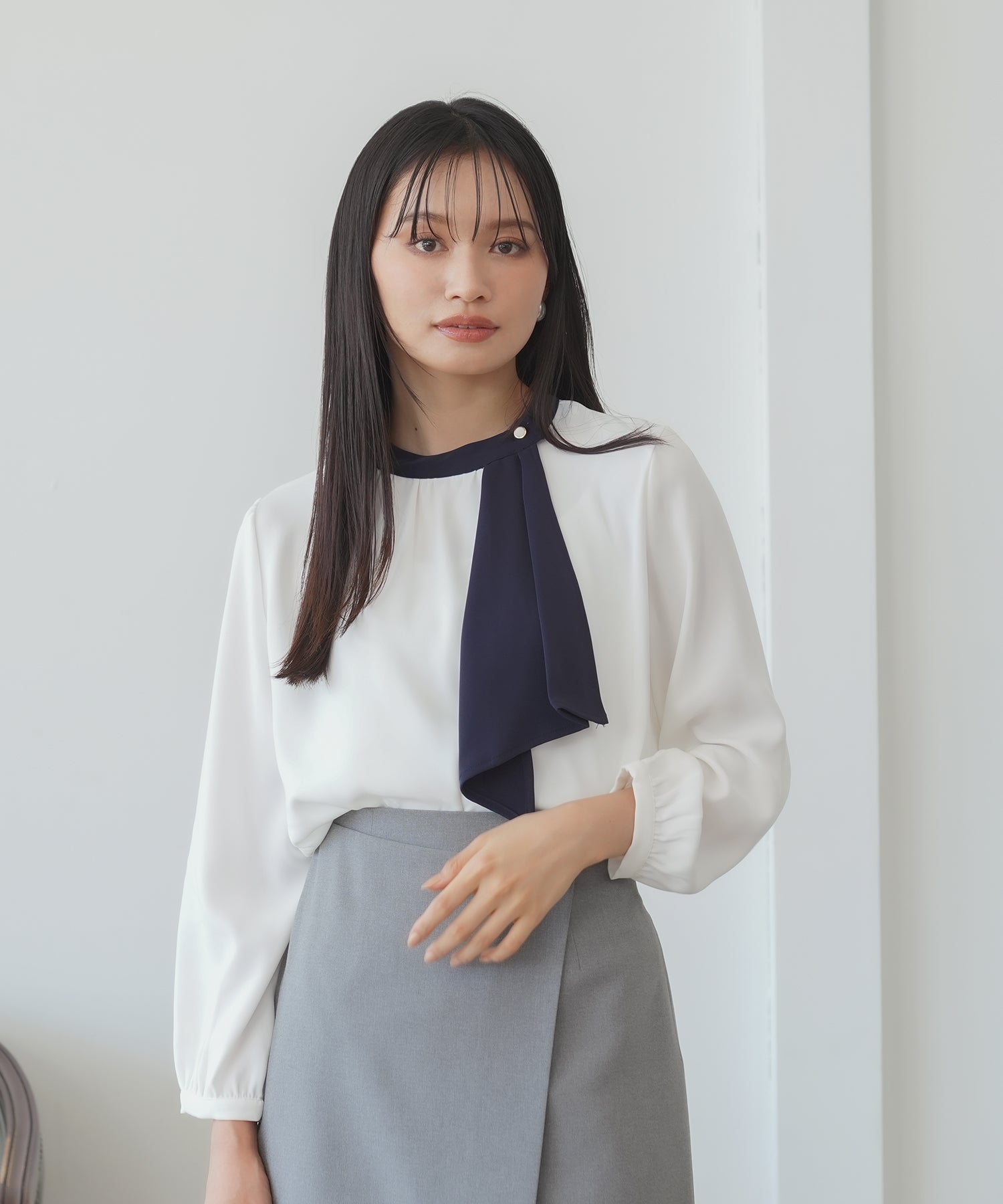 マルチファンクションアシメボウタイブラウス(UVカット,防汚・防シワ