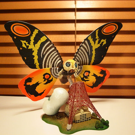 海洋堂 特撮リボルテック モスラ - エスムスザイン es muss sein