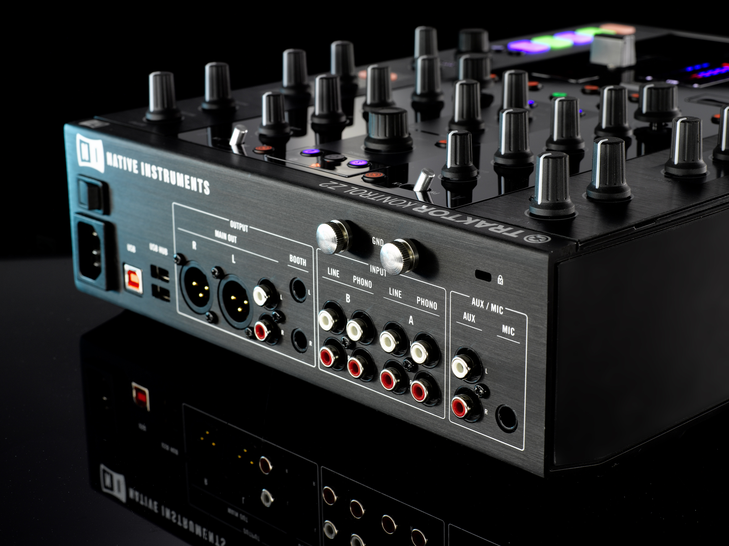 Traktor Kontrol Z2 Pro DJ mixer