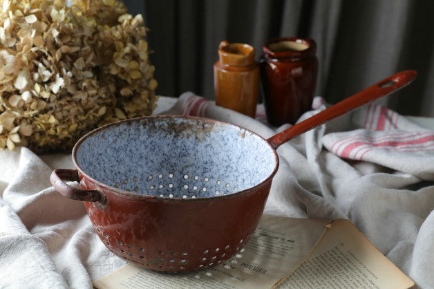 エナメルコランダー 片手 茶 グレーマーブル 雑貨 フランス