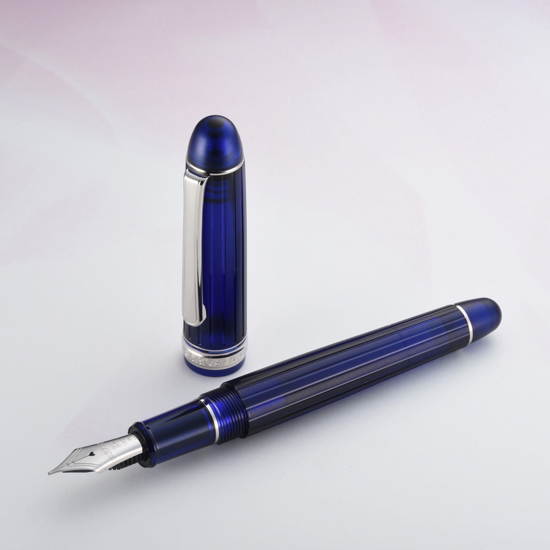 ♯3776センチュリー フロストブルー｜文房具の専門誌「趣味の文具箱