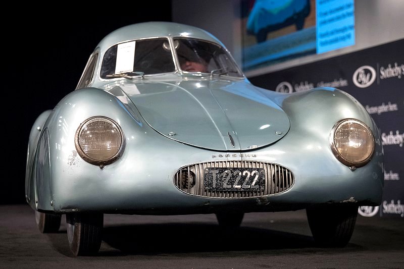 電子版】最古のポルシェ「タイプ64」、競売で売れず サザビーズが金額