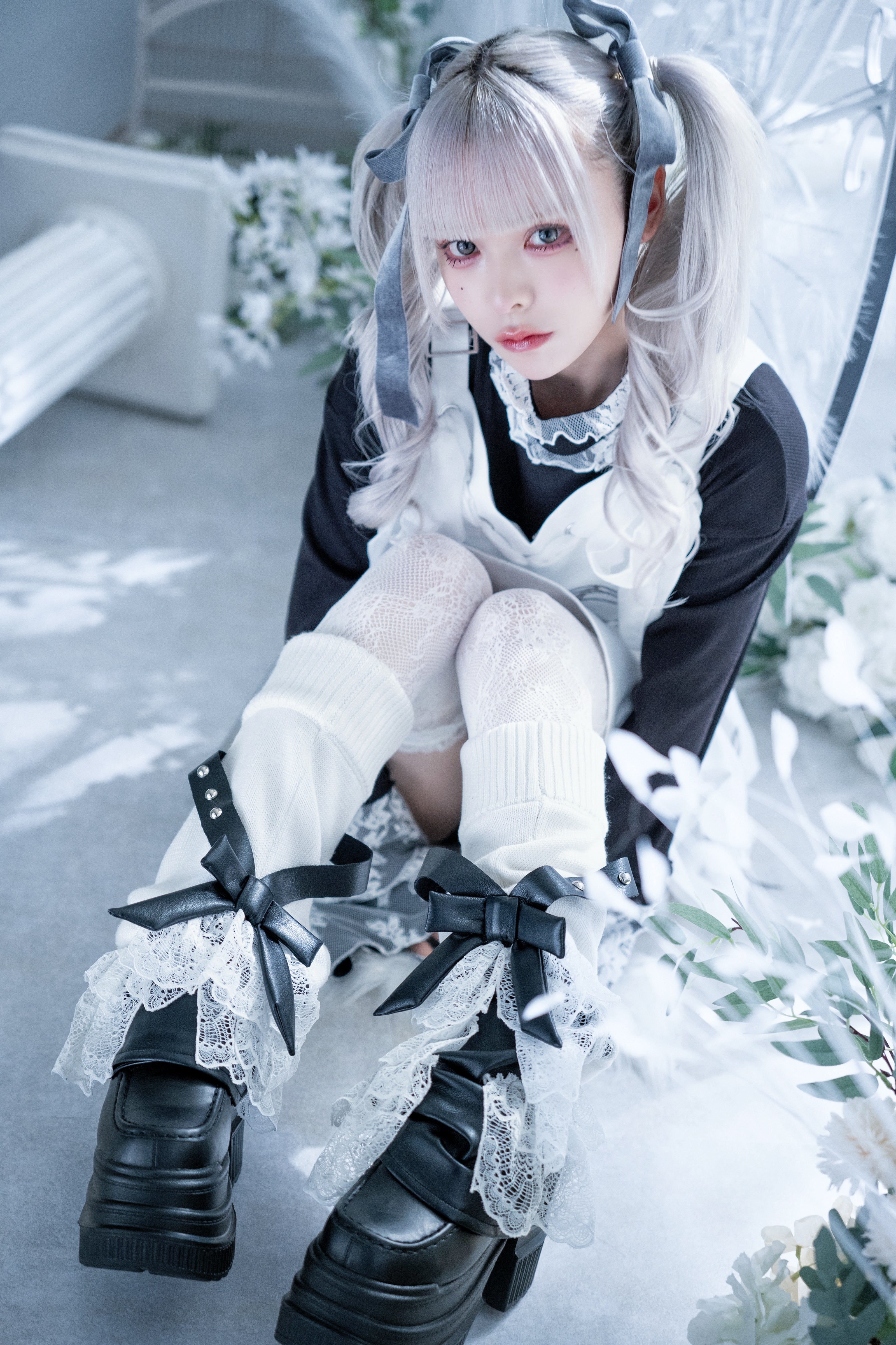 doll race leg warmers white