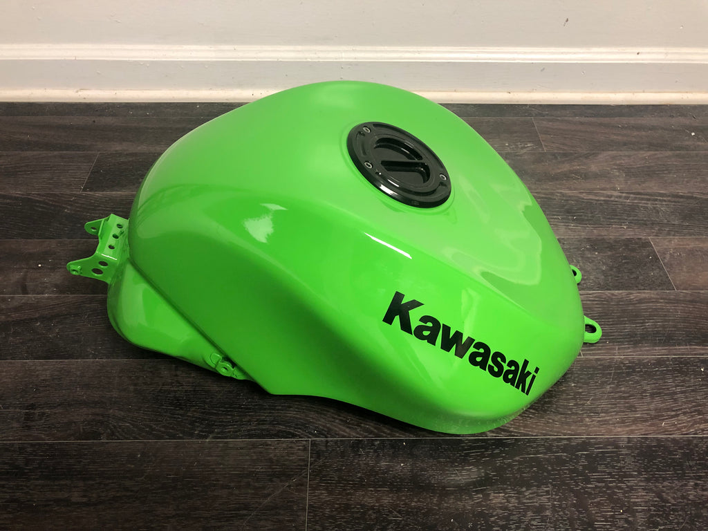 06-07 zx10 gas tank green – Deucemoto