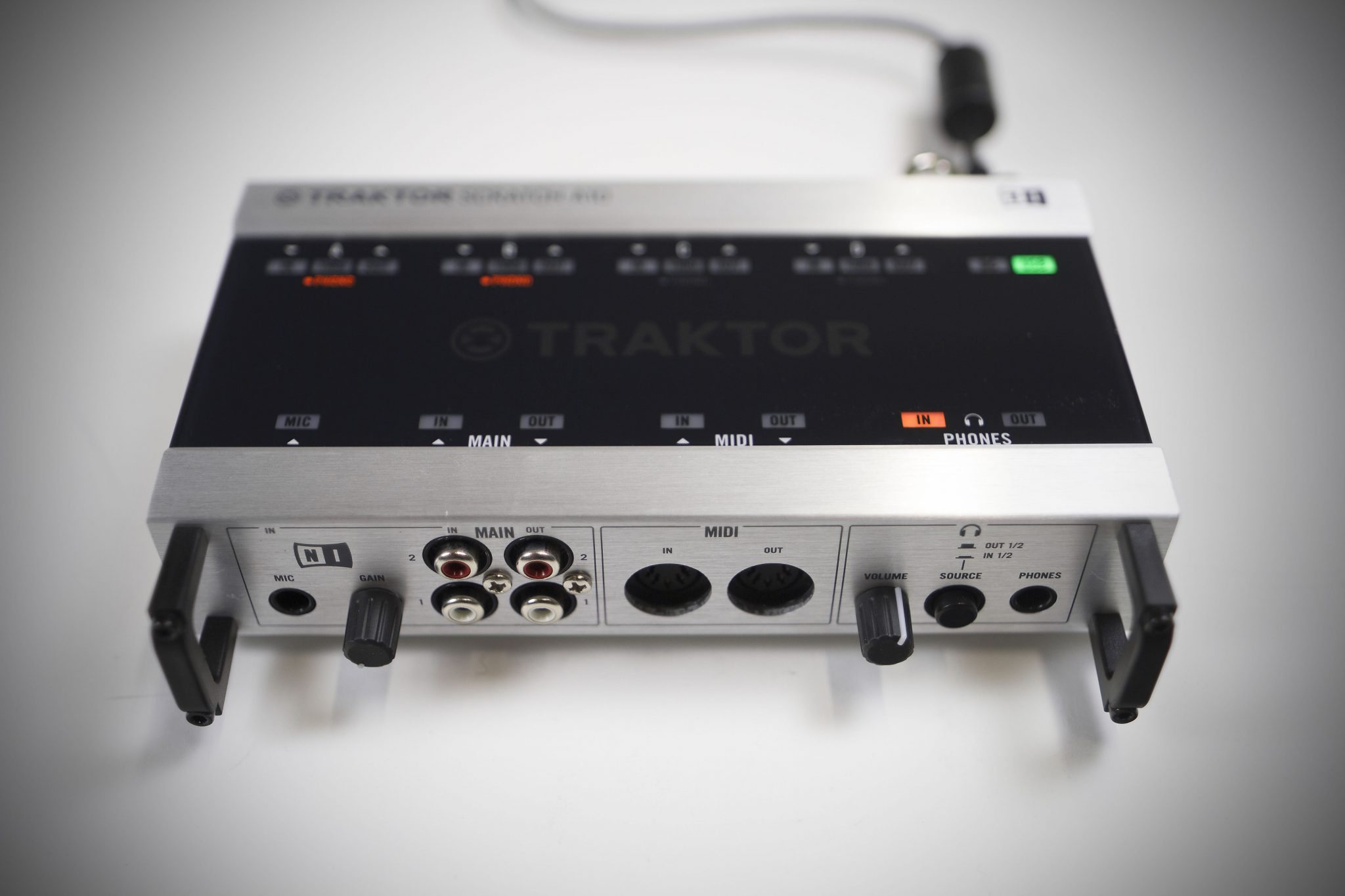REVIEW: NI Traktor Scratch A10 Mk2 Audio Interface – DJWORX