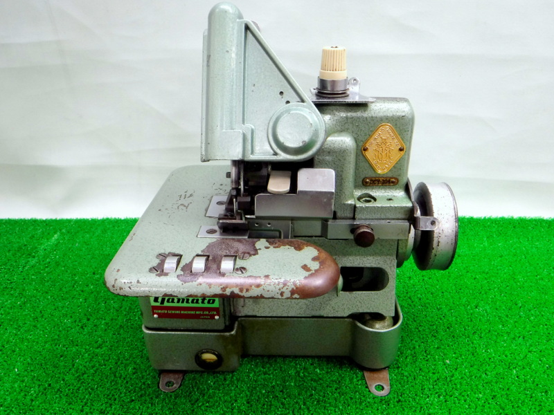 ヤマト yamato 業務用ロックミシン DCY-104 買い取らせて頂きました