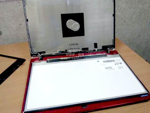 富士通 SH54/H FMVS54HR 画面が割れている【液晶修理】 - パソコン修理