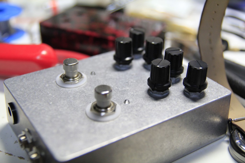 Mad ProfessorのStone Grey Distortionを自作したで！ノイズ少ない！