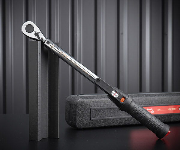 KTC GW050-03 9.5sq.プレセット型トルクレンチ 10-50N・m 樹脂ケース付