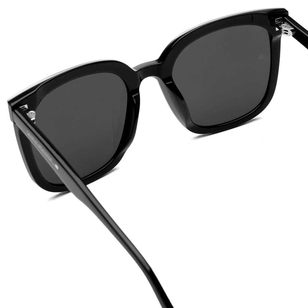 FRIDA 01 – Feature