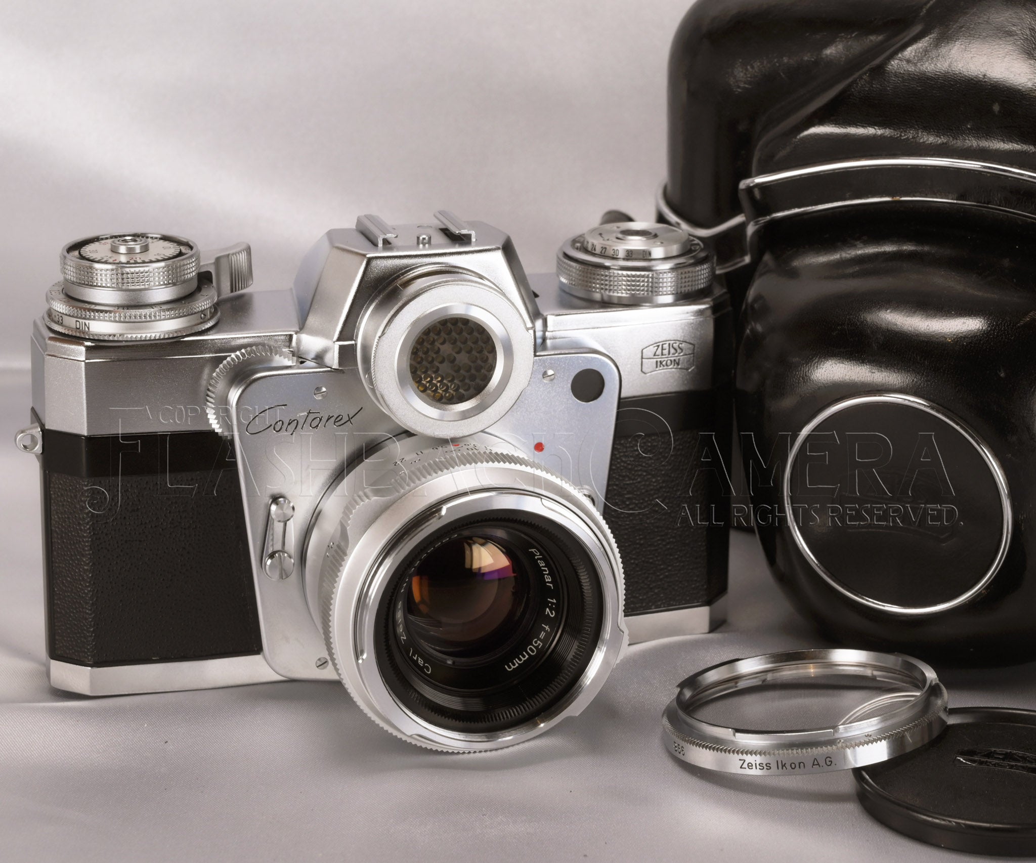 Contarex Bullseye – FLASHBACK CAMERA