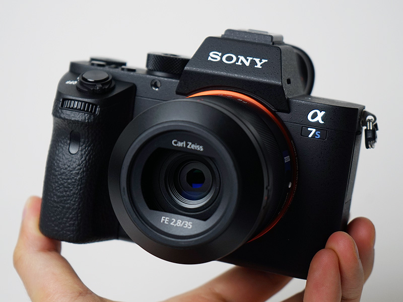 小寺信良の週刊 Electric Zooma!】第731回:異次元の高感度カメラ、本体