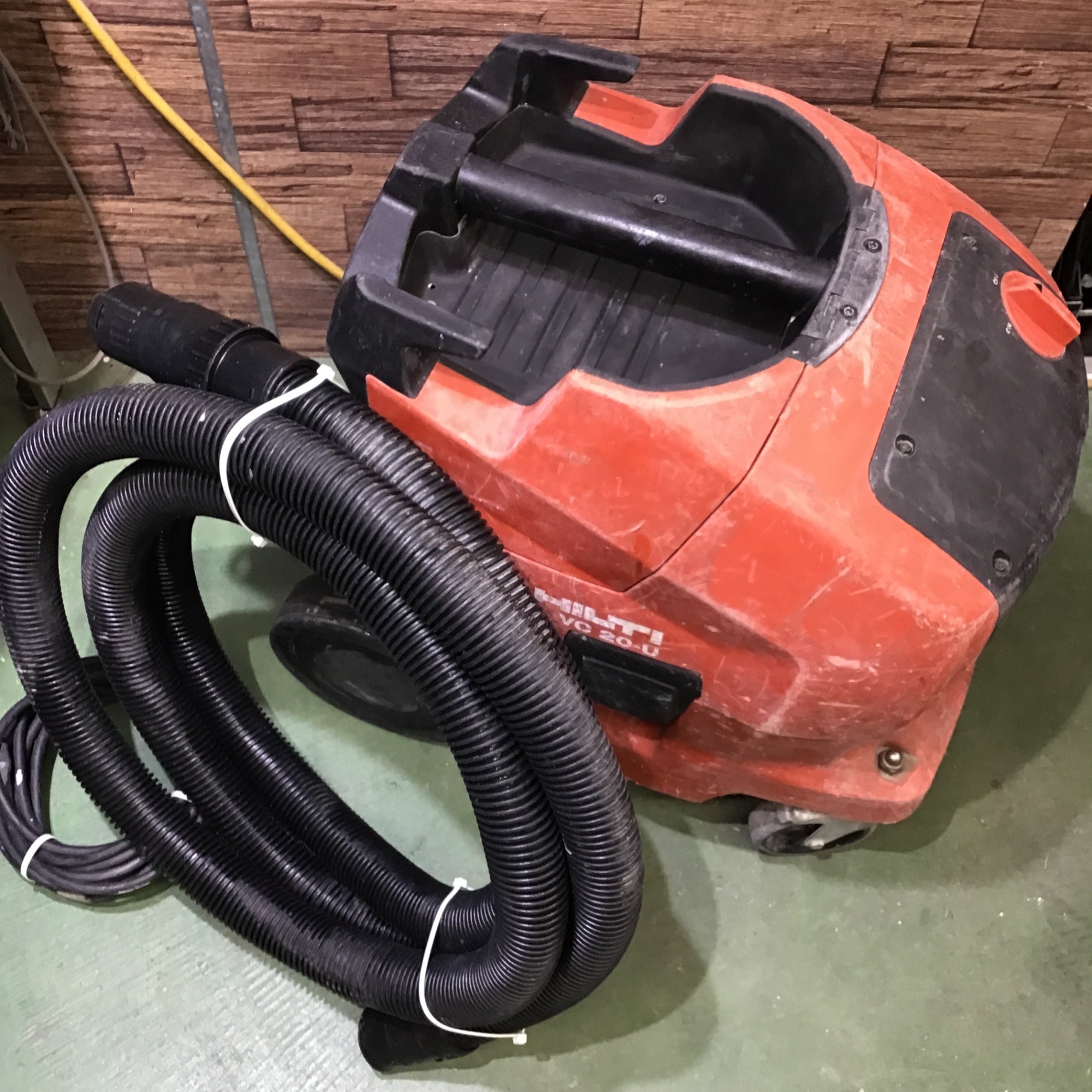 中古品】ヒルティ(HILTI) バキュームクリーナー VC-20U 集じん機