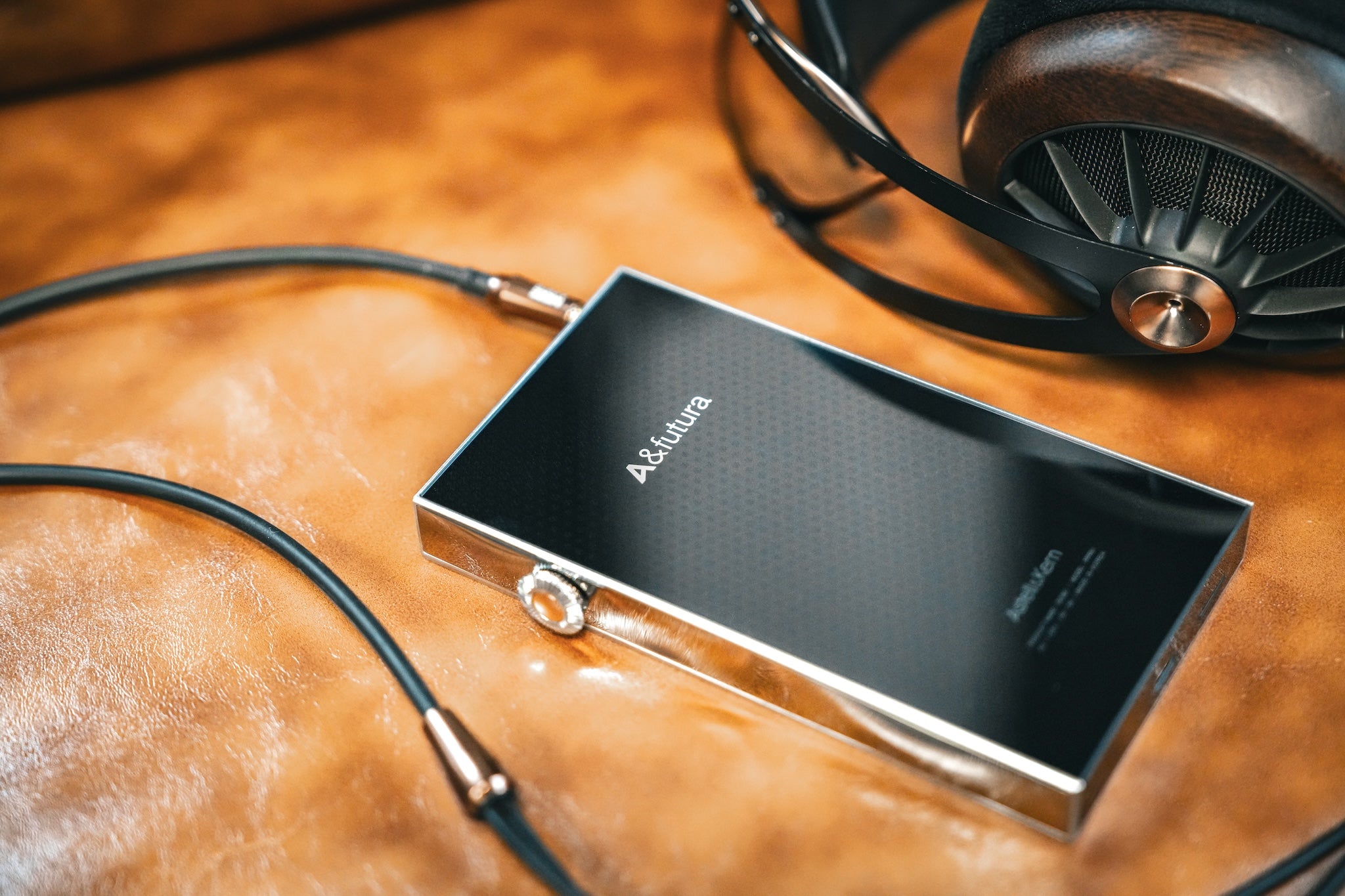 Highly Refined Innovation Astell&Kern SE300 Review | Bloom Audio