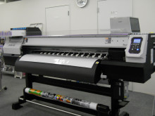 新機種！！ミマキ JV300。 待ちに待ったJV33後継機種。 - (株)アート