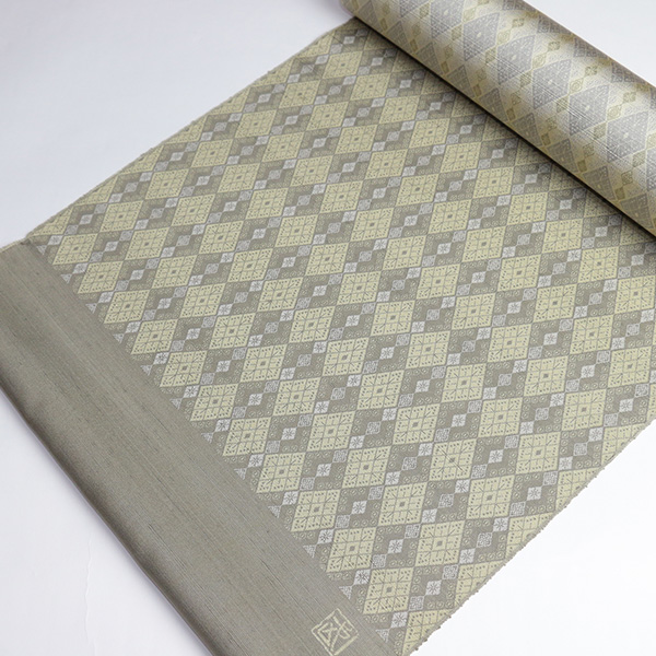 人間国宝【北村武資】着尺 経錦 （草色、連珠菱繋） 袷お仕立上り税込