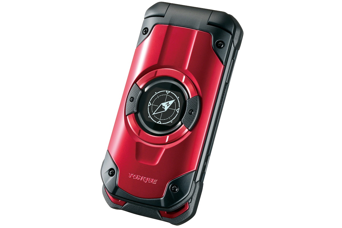 6年ぶりに復活のタフネスケータイ「TORQUE X01」 - ケータイ Watch