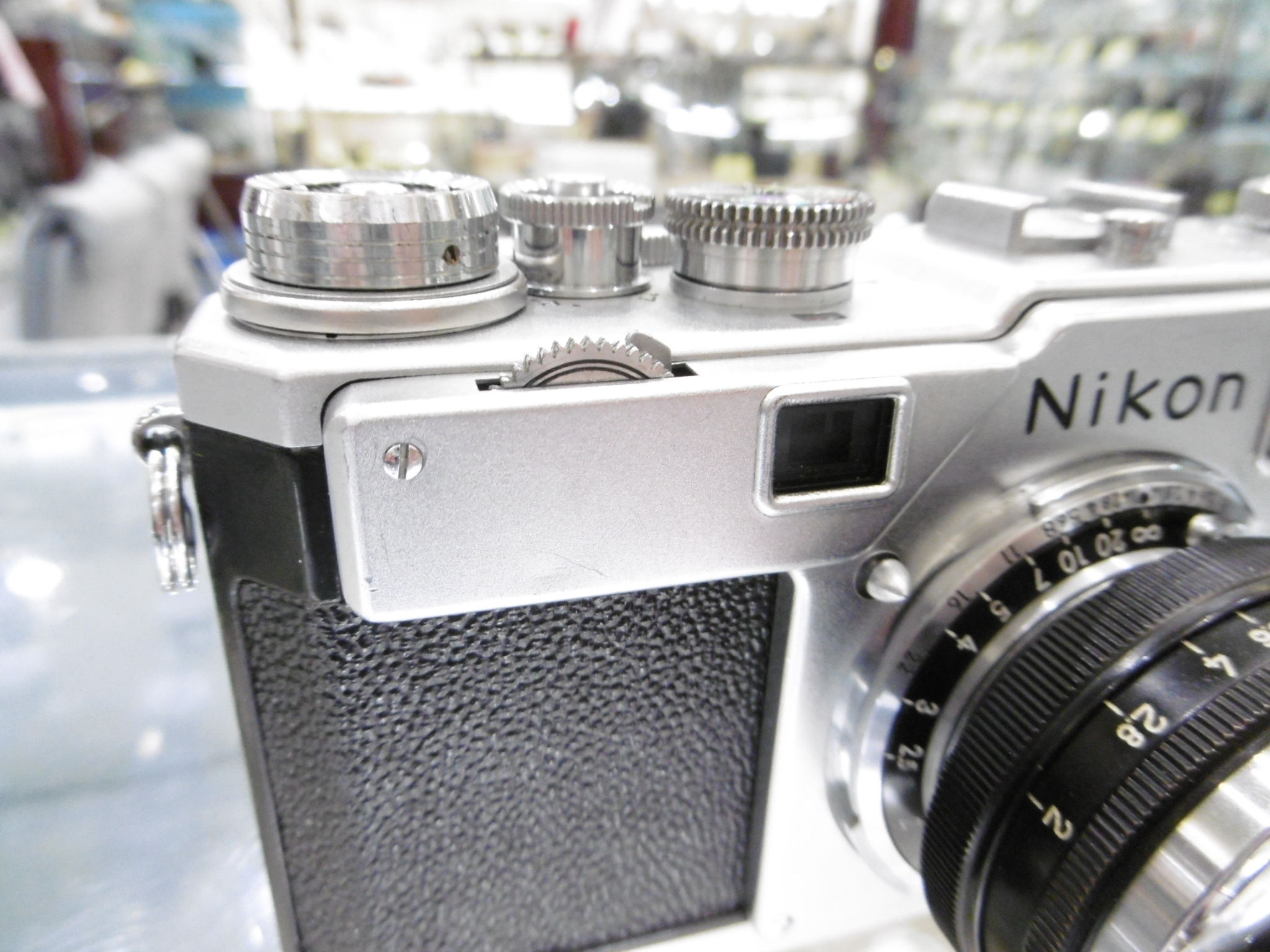 ニコン最後のフルサイズ・レンジファインダーカメラ「Nikon S4」