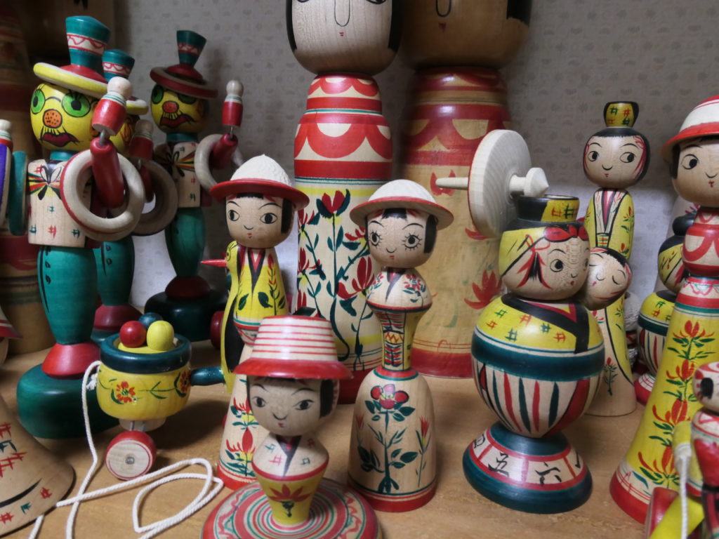 温海こけし（阿部進矢工人） | 旅のチカラ、旅のカケラ