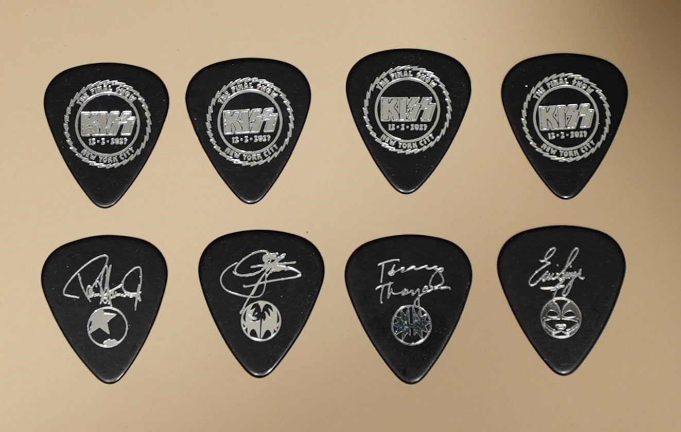 KISS 2023 MADISON SQUARE GARDEN 12-2-23 Final Show Logo Silver On