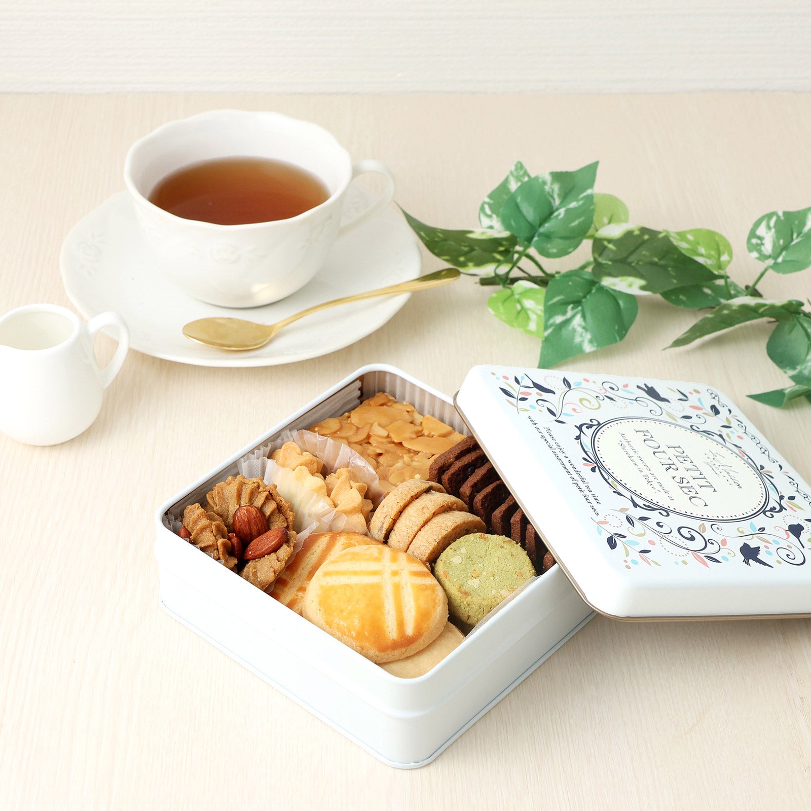 プティ フール セック缶 32枚入 クッキー缶 焼菓子 詰め合わせ