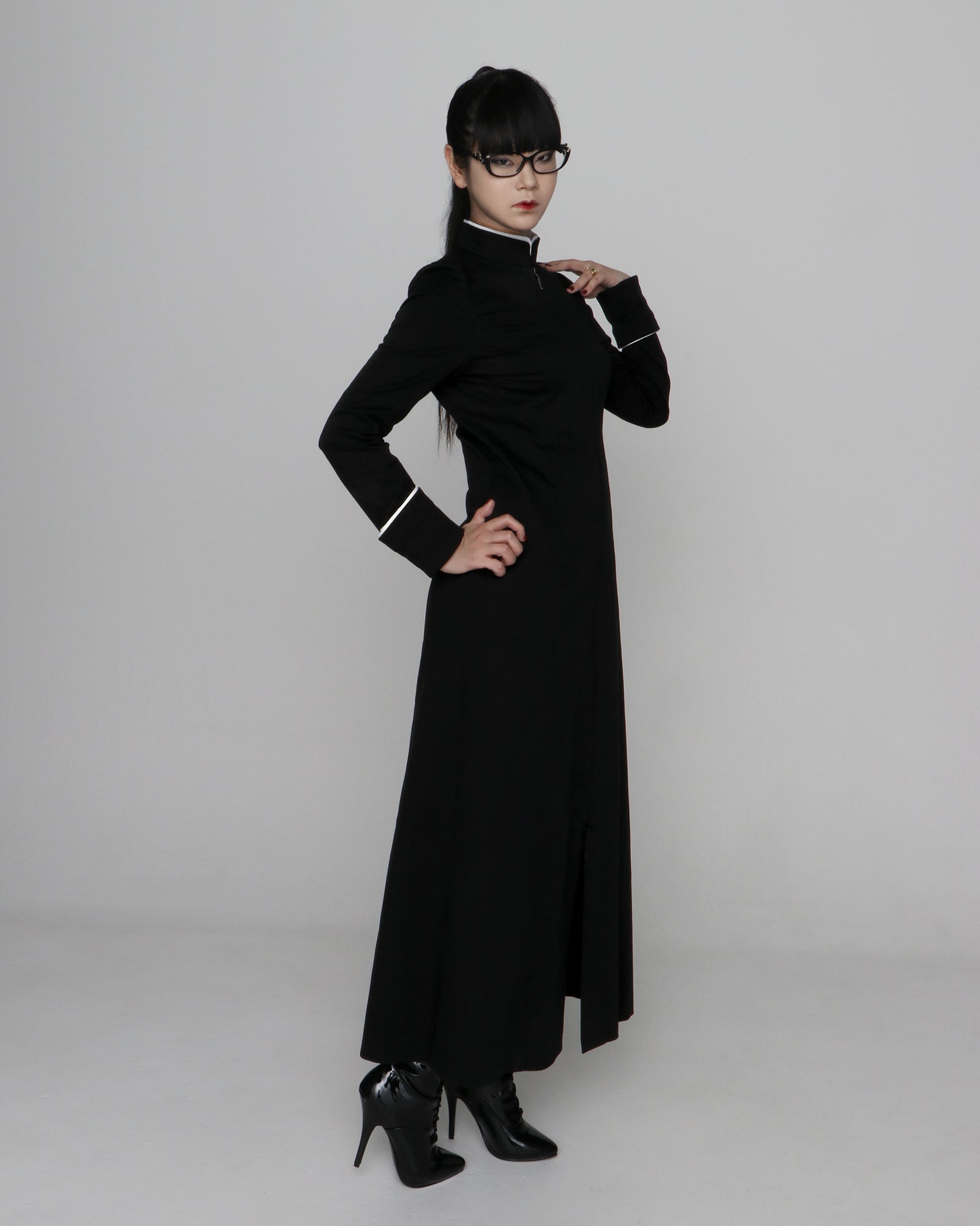 スタンドカラーロングワンピース『シェル（殻）』NORTH Dist. – LAND