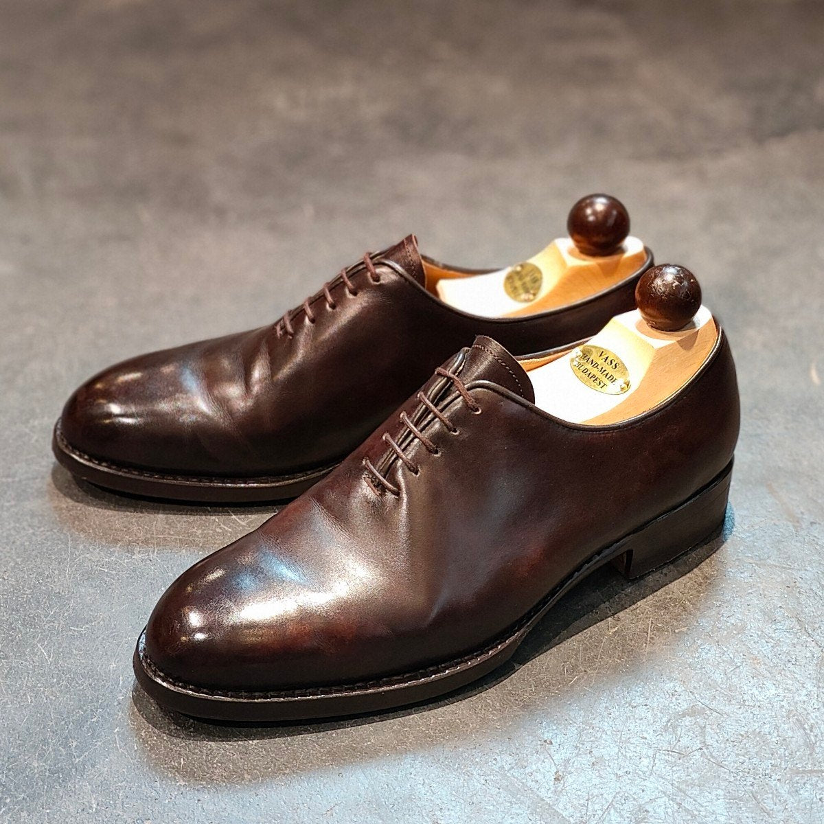 極美品 【VASS】ヴァーシュ ホールカット ミュージアムカーフ