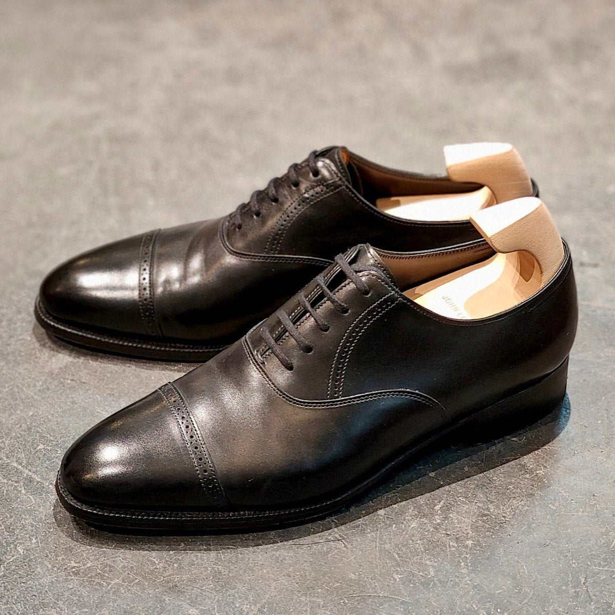 使用数回【JOHN LOBB】ジョンロブ フィリップ2 パンチドキャップトゥ