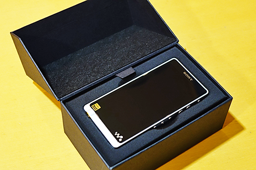 今頃ですが、ハイレゾWALKMANの最高峰「NW-ZX1」開梱・外観レビュー