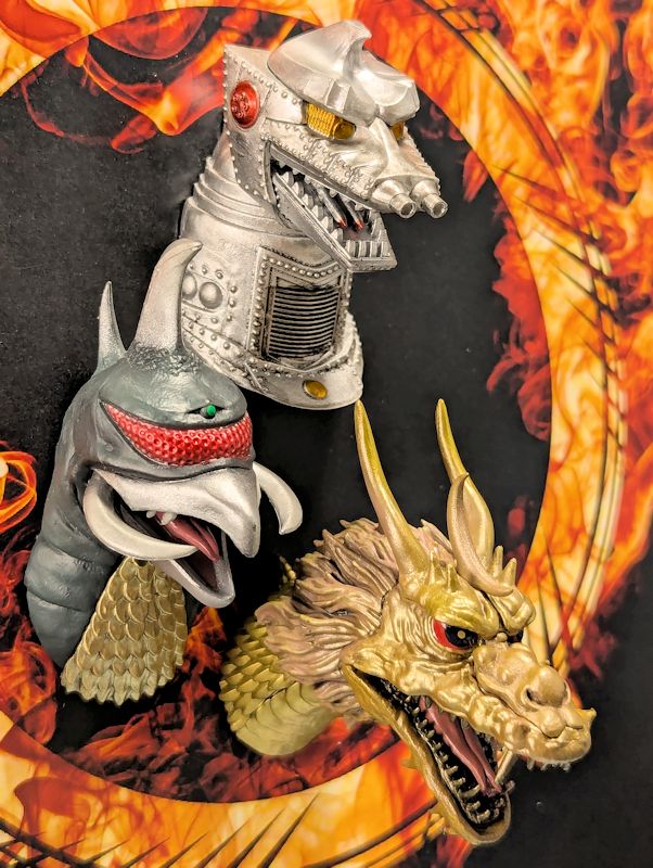 玩栗犬と、一番くじ ゴジラ×コング 新たなる帝国 モンスターヘッド