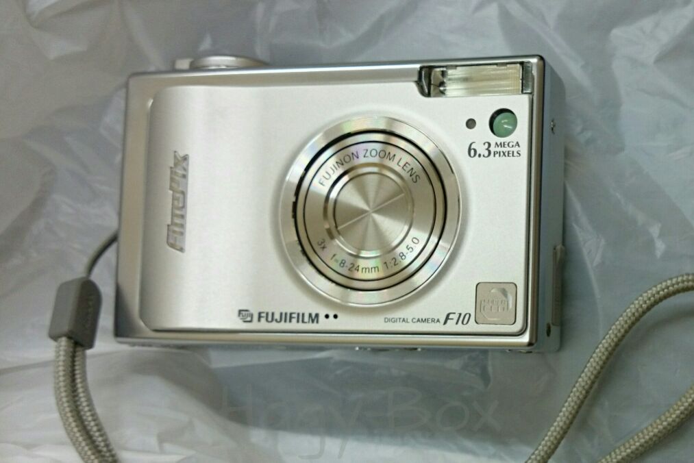 伝説の銘機 FinePix F10 を手に入れました / FUJIFILM FinePix F10: 箱