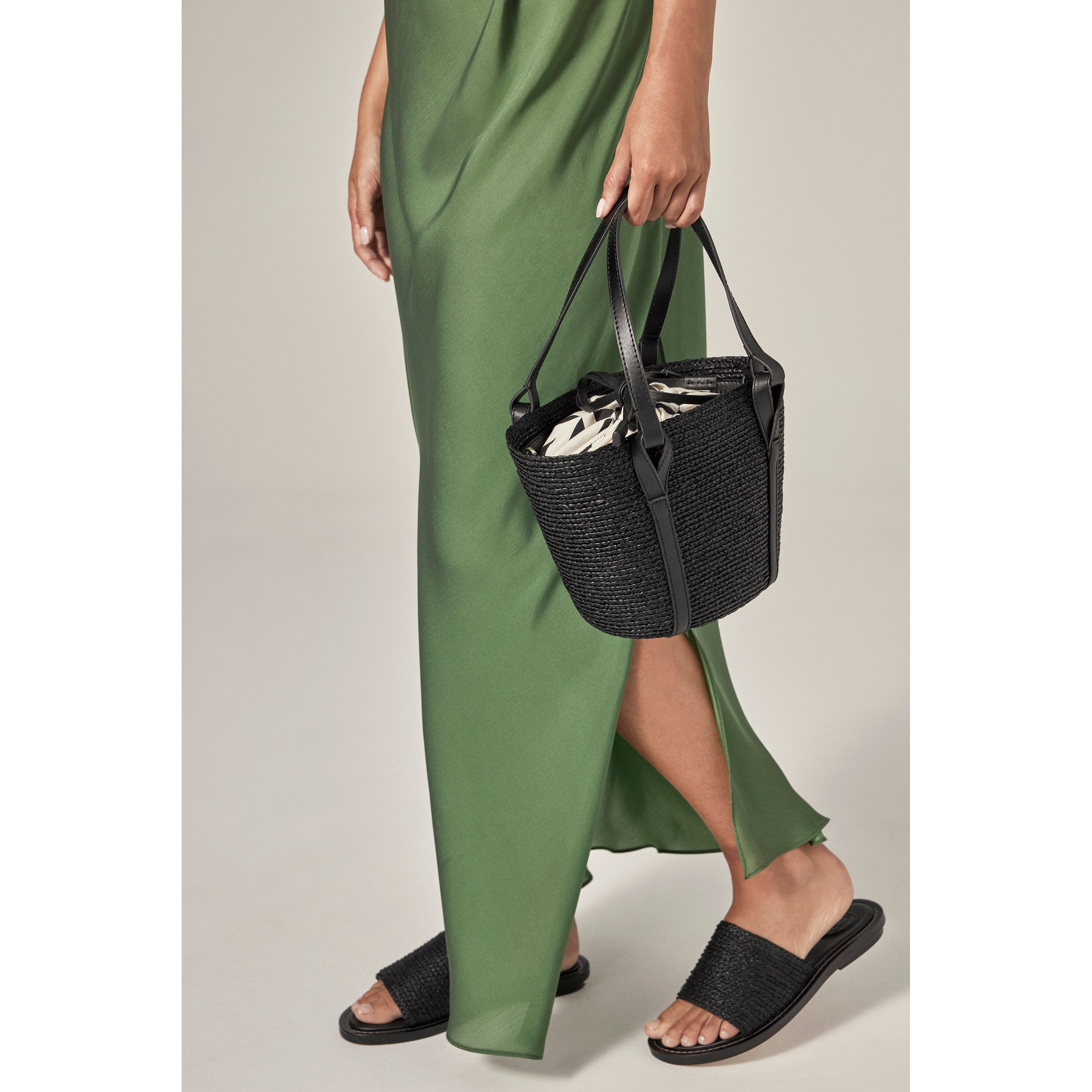 BAG51998_CharBlk_2.jpg?v=