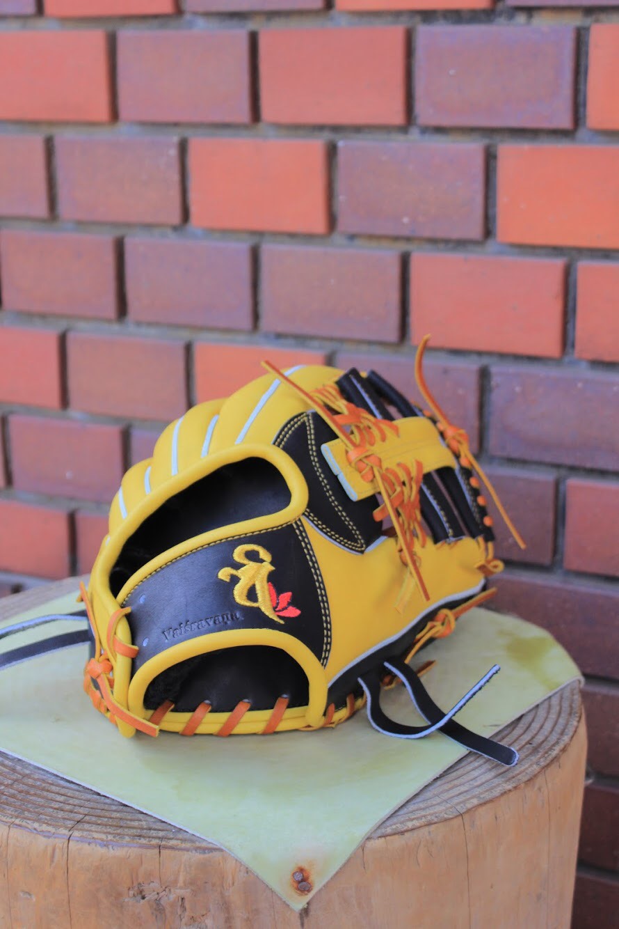 野球工房9オリジナルグラブ「ヴァイシュラヴァナ」 | BRAND | 東京