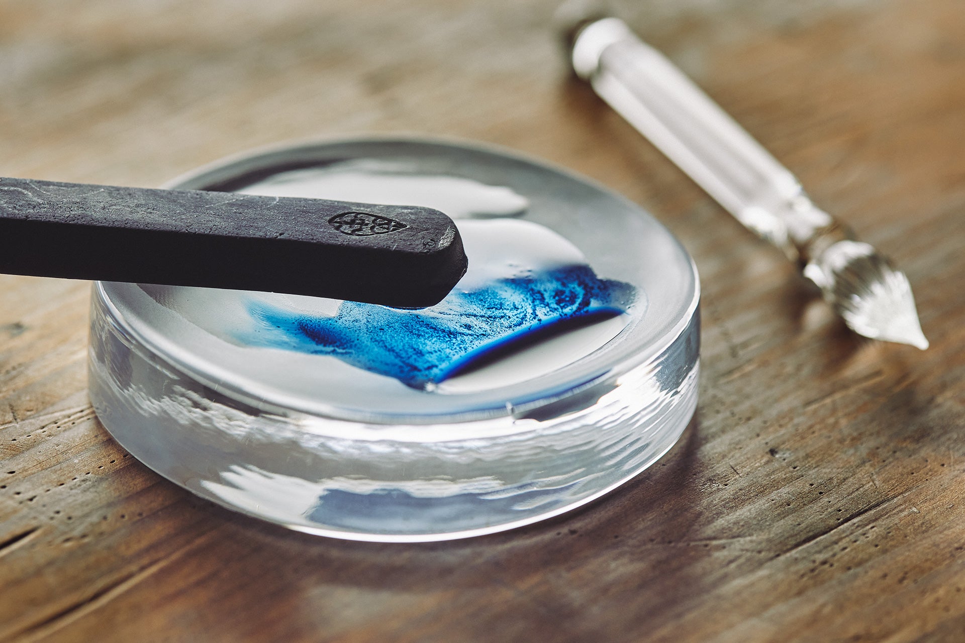 TAG STATIONERY（タグステーショナリー）の文染 / 色々が映える硝子硯