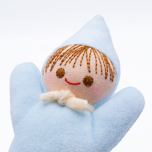 タオル地のベビーぬいぐるみ ベビーラトルになっているリサ人形