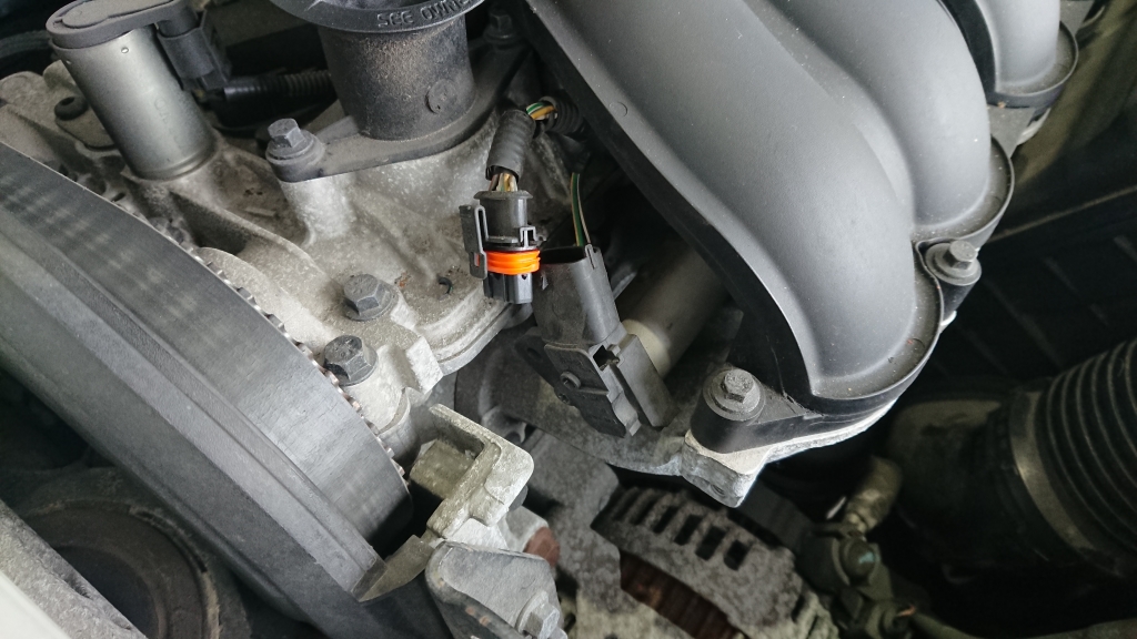 ボルボ V40 エンジンマウント交換 フューエルプレッシャーセンサー交換