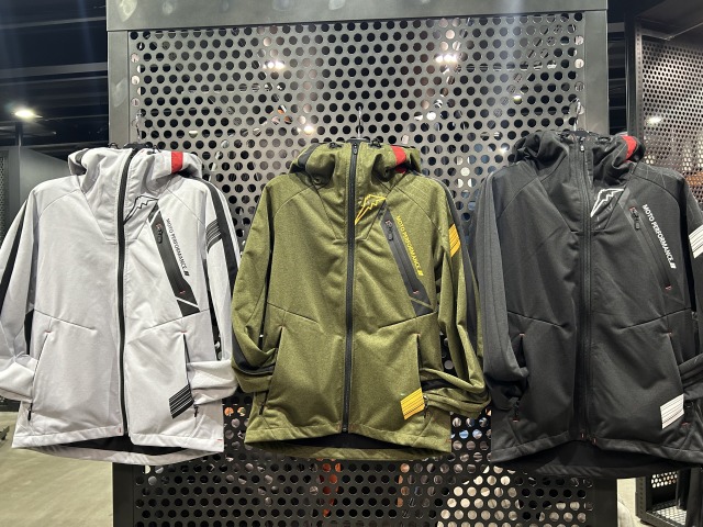 冬は手放せない！防風インナーのご案内：KUSHITANI 三鷹店 | KUSHITANI