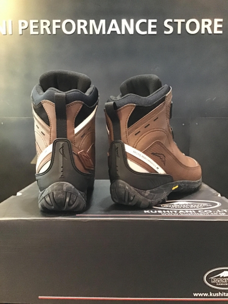 新作入荷】K-4562フローシューズ(ライトグレー）K-4563アドーネ