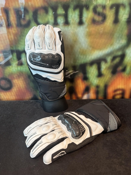 ヴァーシティーウインターグローブ2色入荷しました！ ：KUSHITANI清水