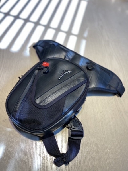 限定バッグ入荷しました！：KUSHITANI 横浜店 | KUSHITANI PERFORMANCE