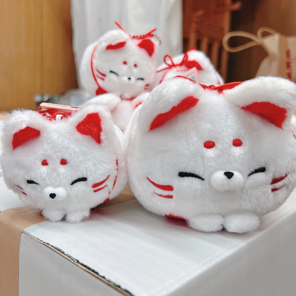 白キツネぬいぐるみに新たな仲間 | 神具の福乃家 (株)友田神具店の