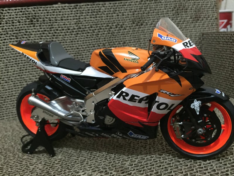 タミヤ 1/12 レプソル Honda RC211V'06 制作記【完成】 | ジオスの