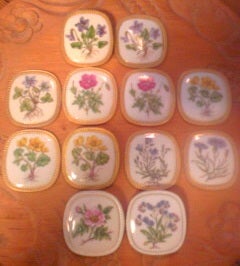 NO.835 ロイヤルコペンハーゲンのフローラ・ダニカ 花柄のブローチ