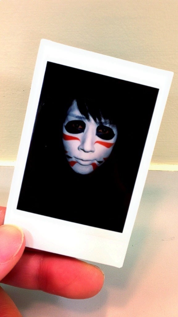 研二さんのチェキがよくゴミ箱に捨てられてる件 | ゴールデンボンバー